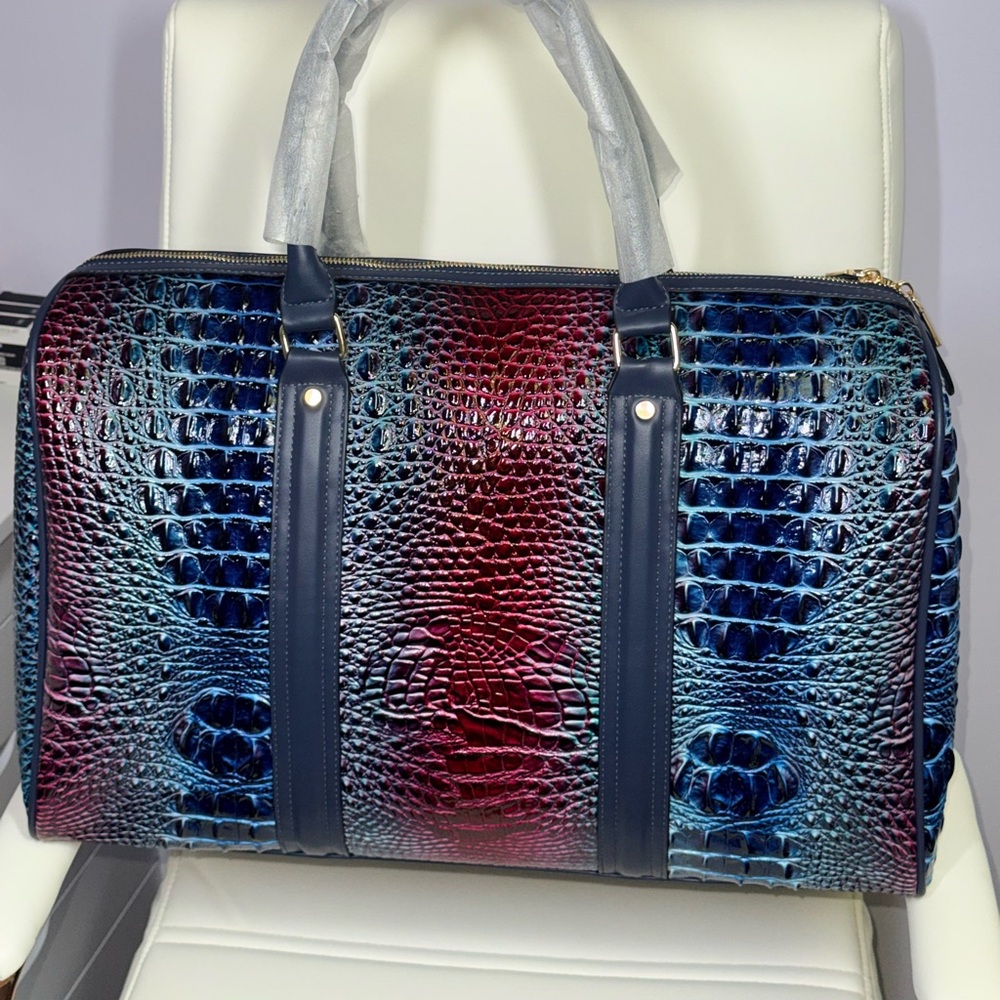 💎Elegant Multicolor Crocodile-Embossed Traveling Bag